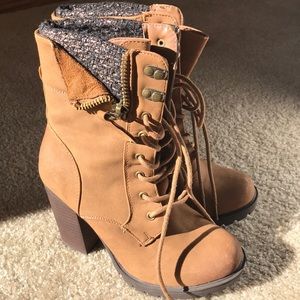 Heeled boots